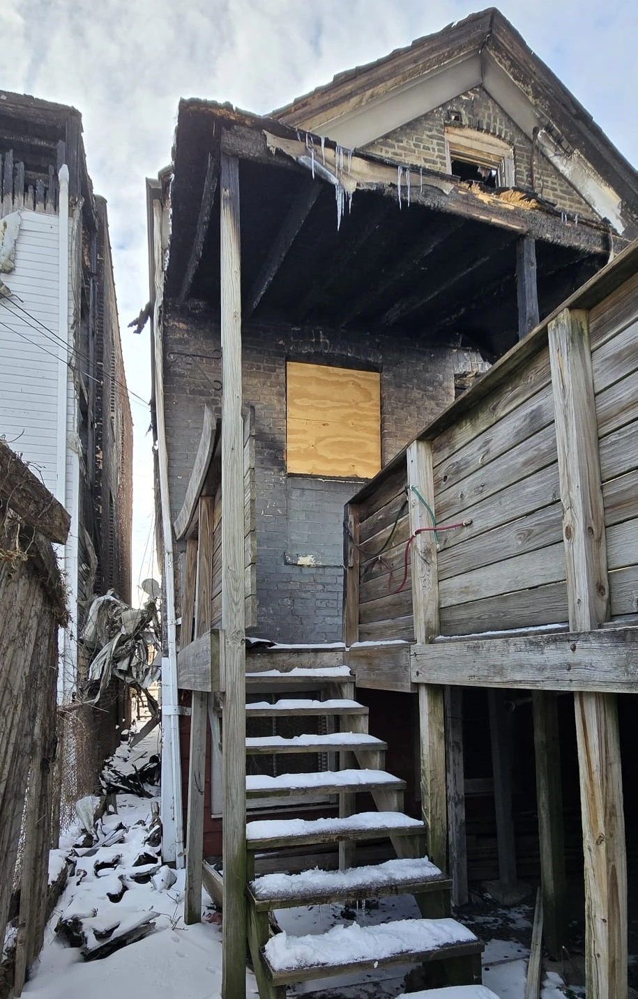 selling fire damaged house as is Illinois